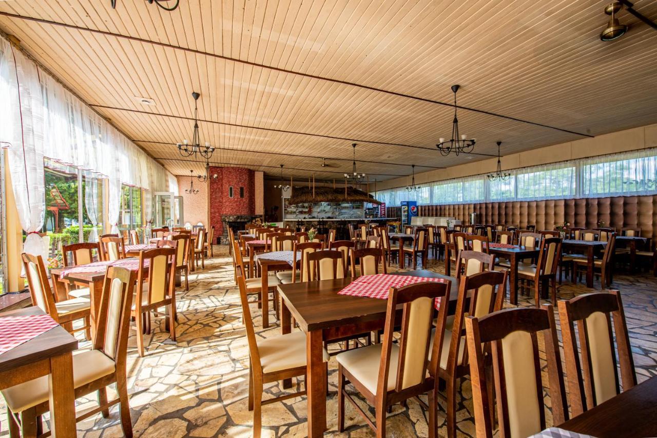 Osrodek Wypoczynkowy Dolomity Hotell Jedwabno Exteriör bild